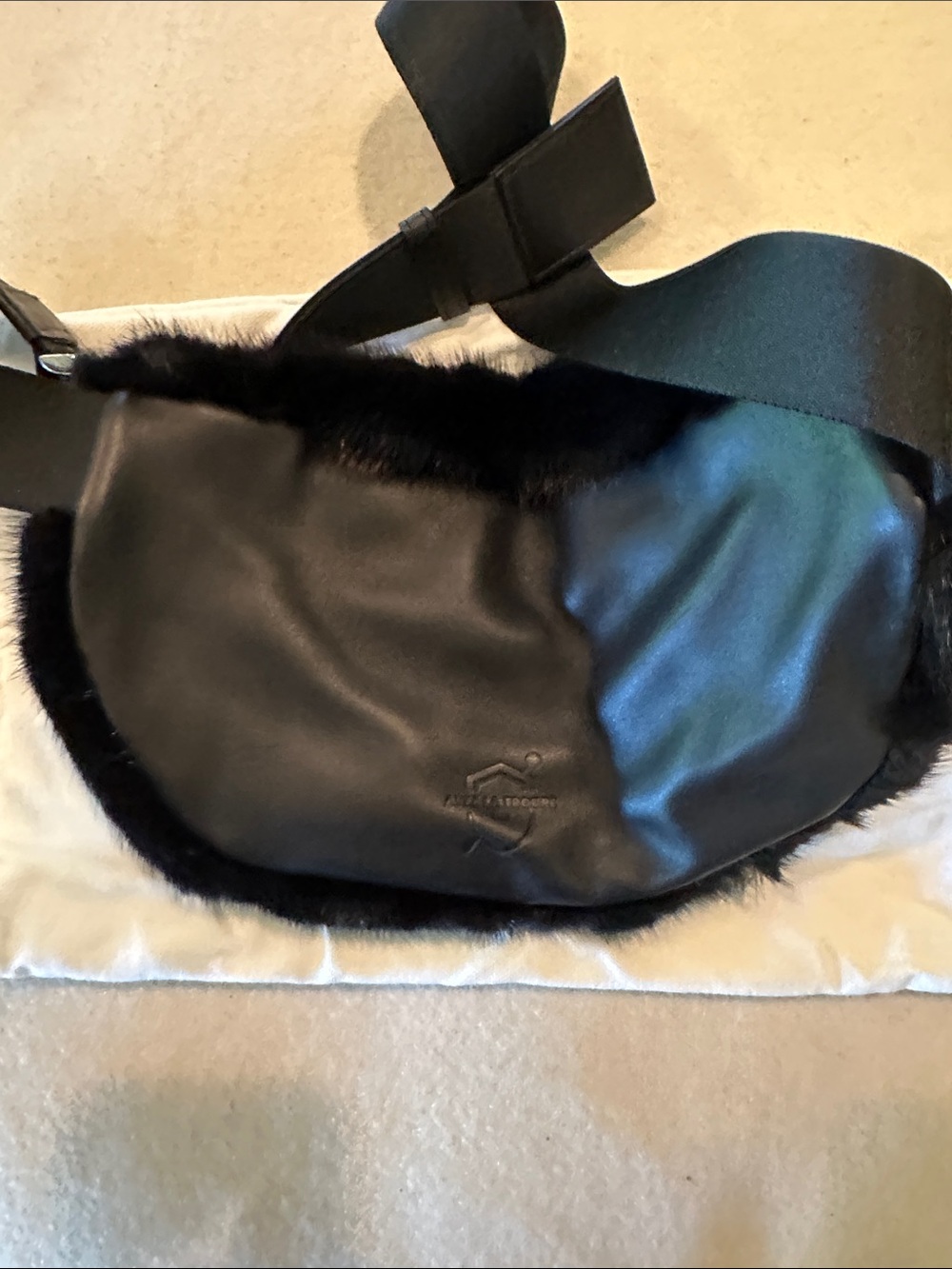 Avec La Troupe Mink Belt Bag w/dustbag - Picture 5 of 7